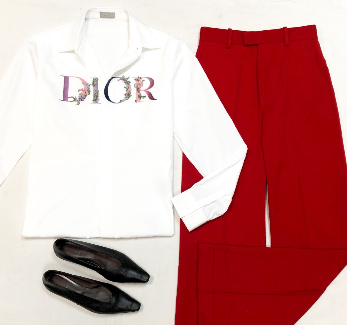 Блузка Dior размер 38 цена 23 078 руб
Брюки BOTTEGA VENETA размер 38 цена 30 770 руб
Балетки BOTTEGA VENETA размер 37.5 цена 23 078 руб