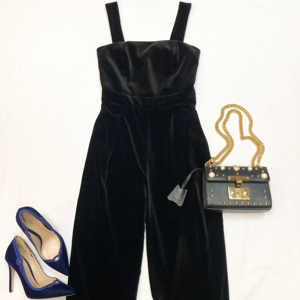 Комбинезон /бархат/ MAXMARA размер 34 цена 9 231 руб Туфли GIANVITO ROSSI размер 38 цена 15 385 руб Сумка GUCCI