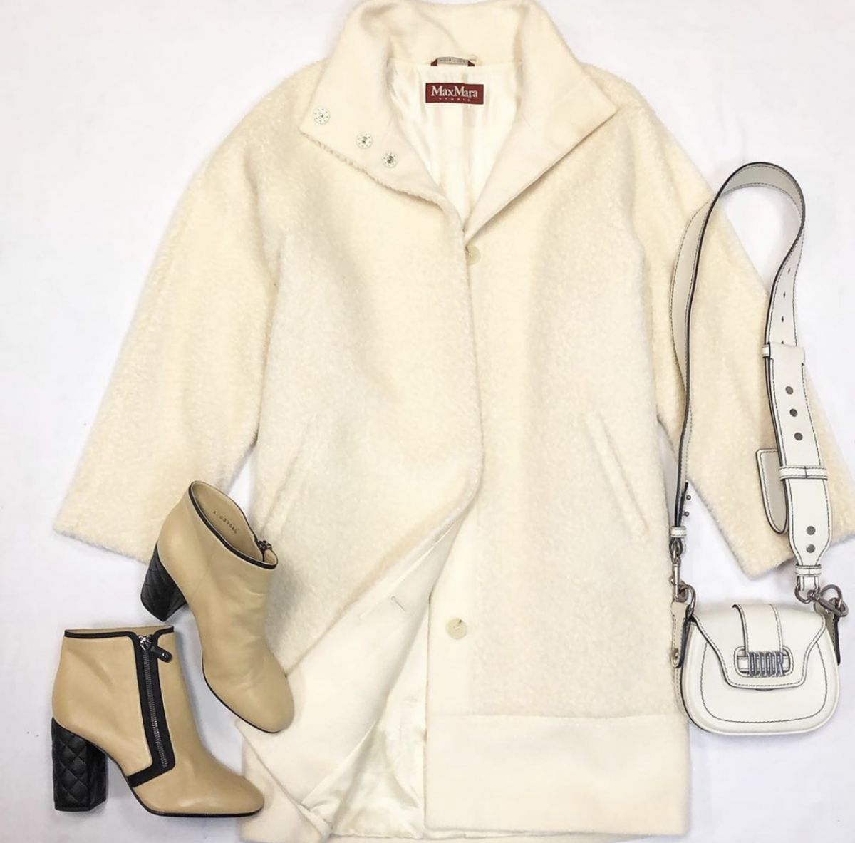 Пальто Max Mara размер 44 цена 23 077 руб / новое / Ботильоны Chanel  размер 40 цена 23 077 руб Сумка Cristian Dior 