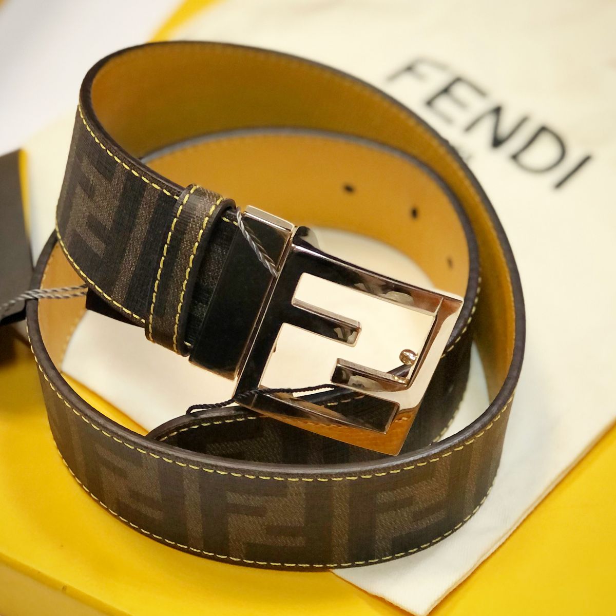 Ремень  Fendi  размер 75/30 цена 15 385 руб / новый с бирками / 
