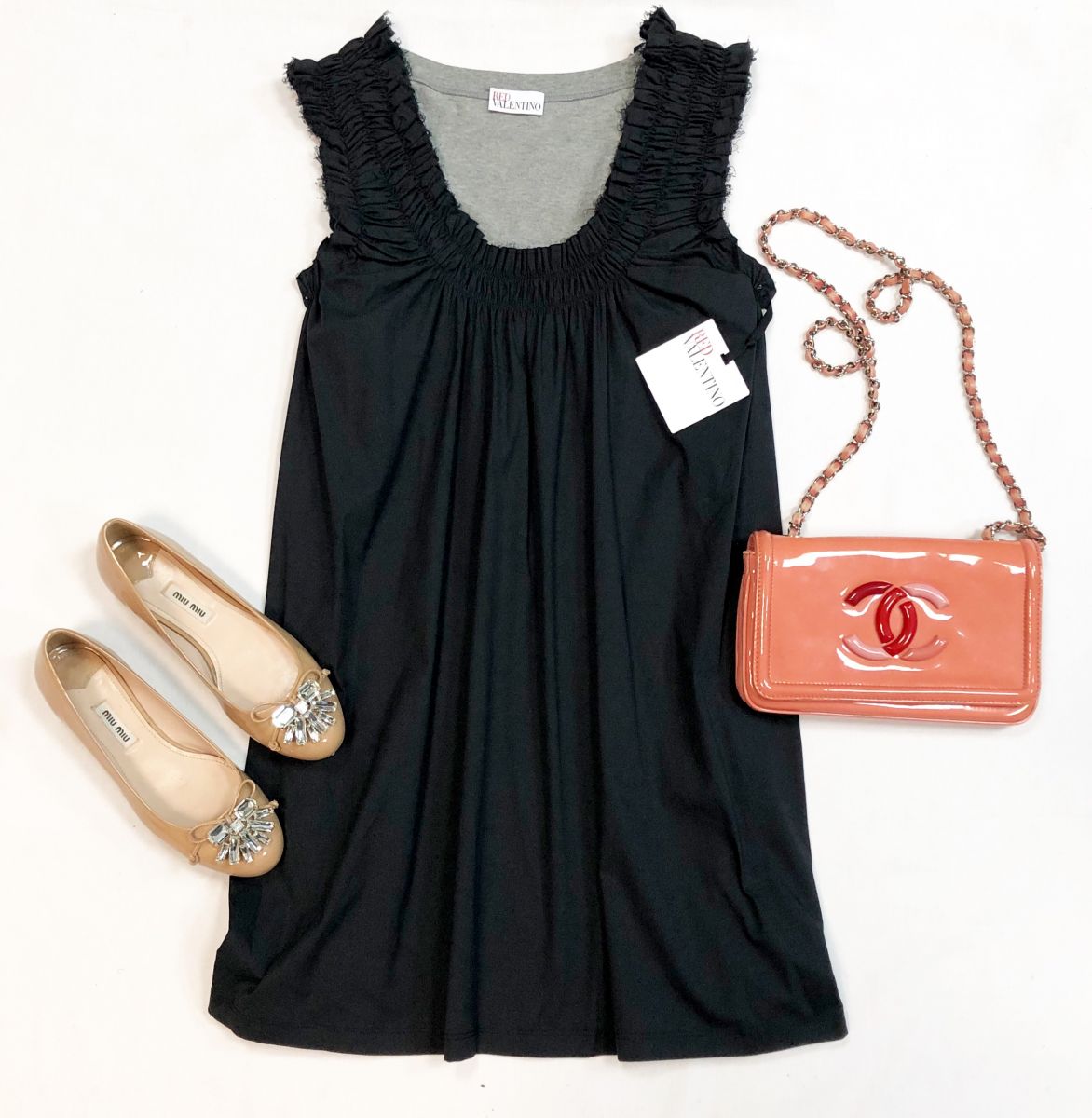 Платье Red Valentino размер M цена 12 308 руб/с биркой/ Балетки Miu Miu размер 36.5 цена 12 308 рубСумка Chanel