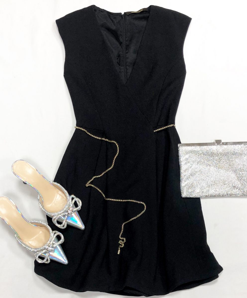 Платье Roberto Cavalli размер 38 цена 12 524 руб
Сабо Mach Mach размер 38.5 цена 31 310 руб
Сумочка Dolce Gabbana