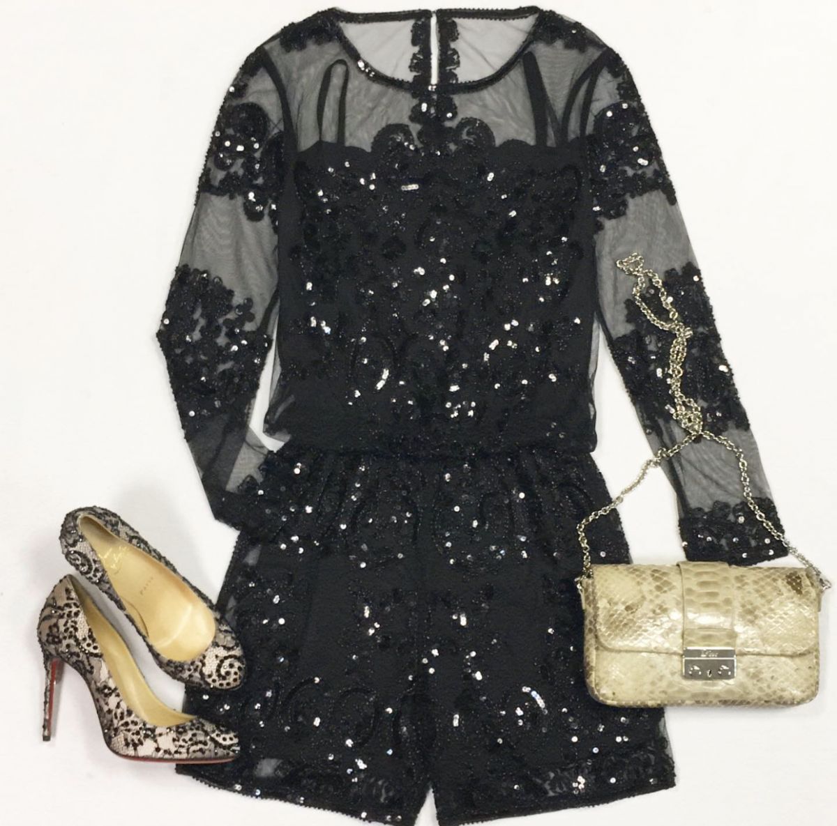 Комбинезон/пайетки/ STELLAMCCARTNEY размер 38 цена 10 770 рубТуфли LOUBOUTIN  размер 38.5 цена 20 000 рубСумка DIOR 