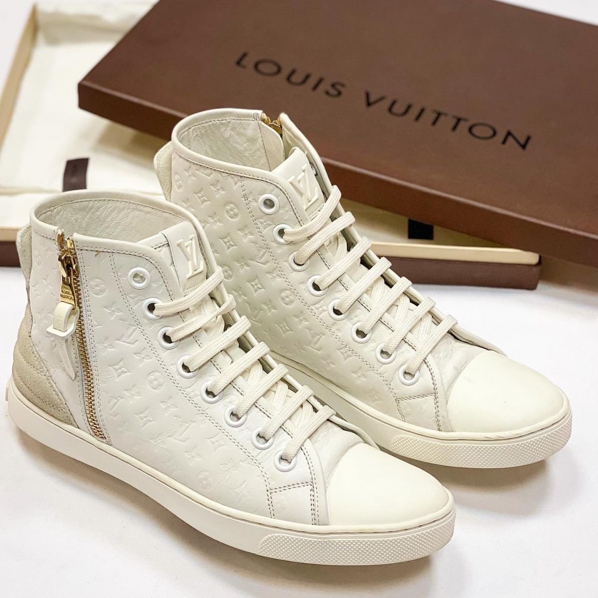 Кеды Louis Vuitton размер 37.5 цена 15 385 руб 