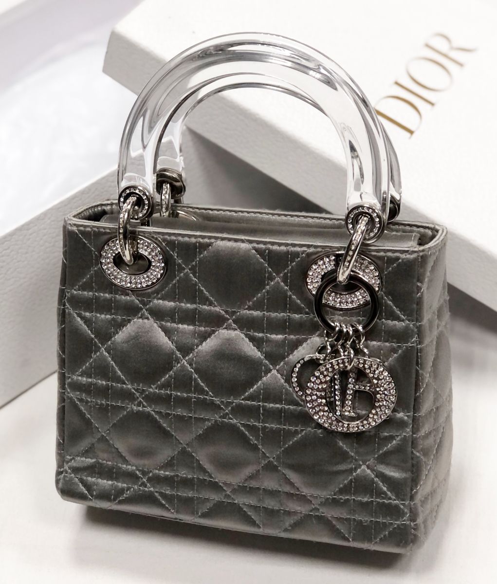 Сумка /камни/ Christian Dior размер 18/14 цена 78 205 руб
