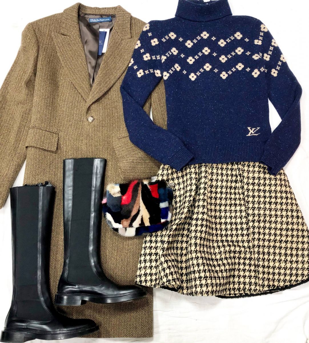 Свитер /кашемир/ Louis Vuitton размер S цена 15 655 руб 
Юбка Christian Dior размер 36/38/42 цена 23 483 руб 
Пальто /кашемир/ Polo Ralph Lauren /новое с биркой/