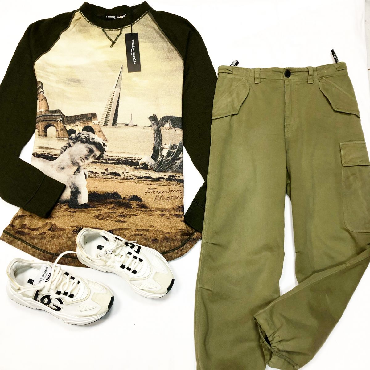 Кофта Frankie Morello размер XS цена 6 154 руб Брюки Christian Dior размер 38 цена 15 385 руб Кроссовки Dolce Gabbana размер 38 цена 30 770 руб