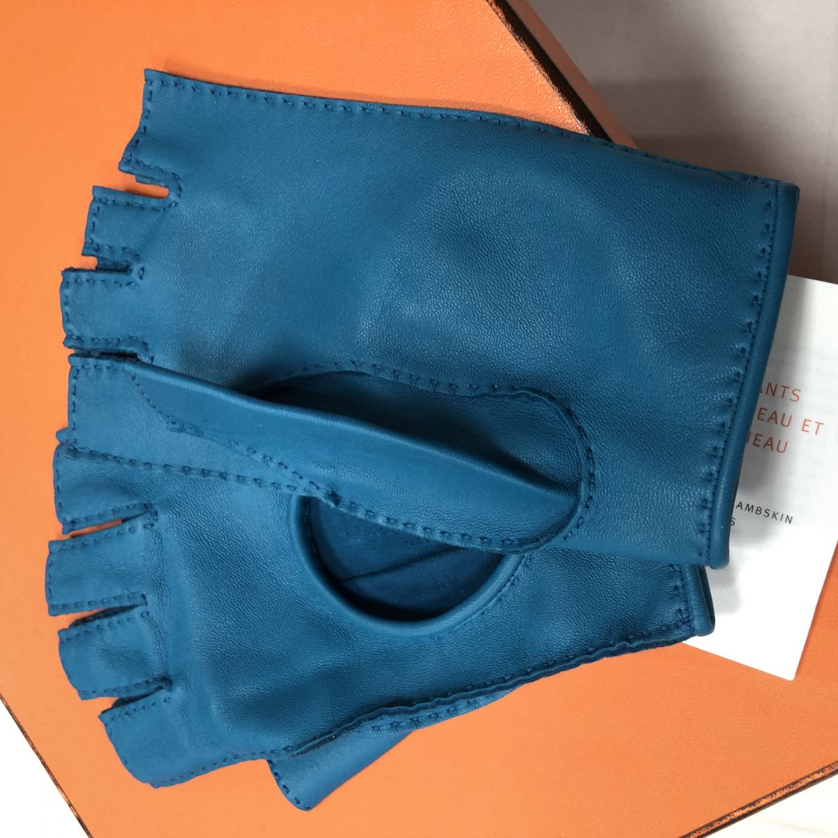 Митенки /кожа/ Hermès цена 31 310 руб /новые с ценником/