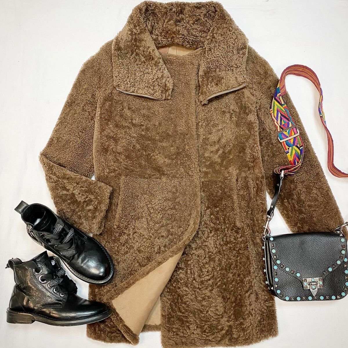 Дублёнка Brunello Cucinelli размер 42 цена 92 310 руб Ботинки Zadig&amp;Voltaire размер 37 цена 15 385 руб Сумка Valentino