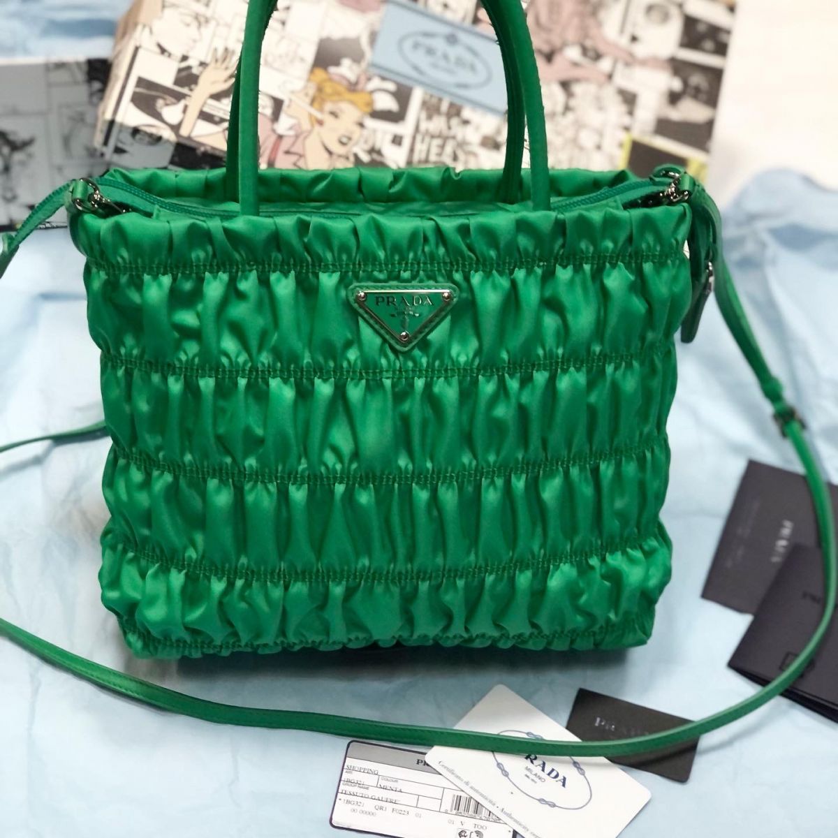 Сумочка Prada размер 19/22 цена 76 925 руб /карточки/ 