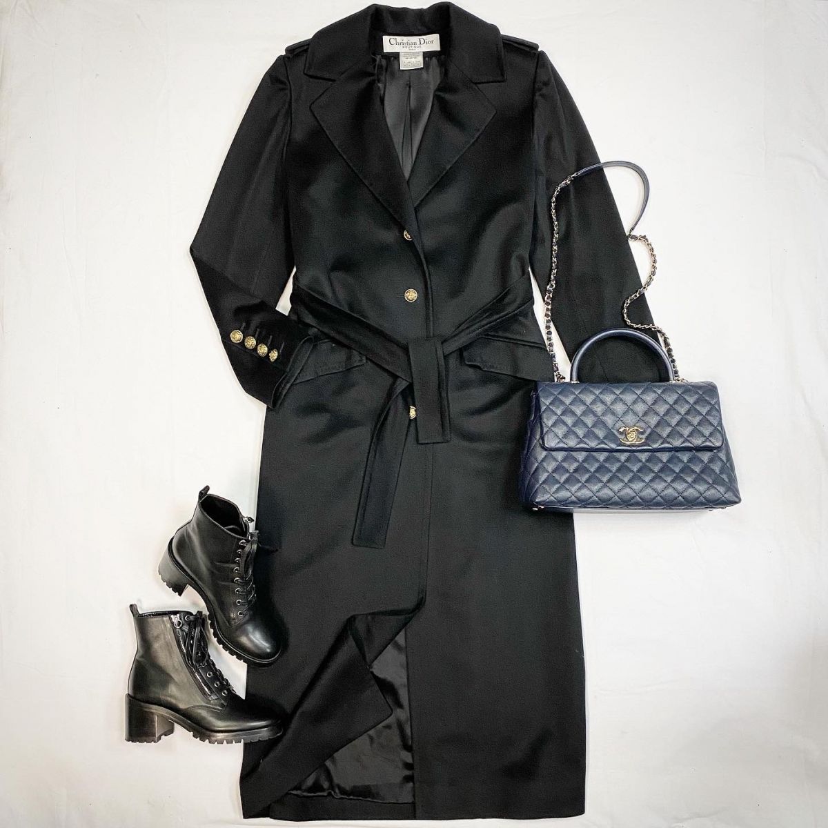 Пальто / кашемир / шёлковая подкладка / Christian Dior размер 36 цена 123 847 руб Ботинки Gianvito Rossi размер 37 цена 30 770 руб Сумка Chanel