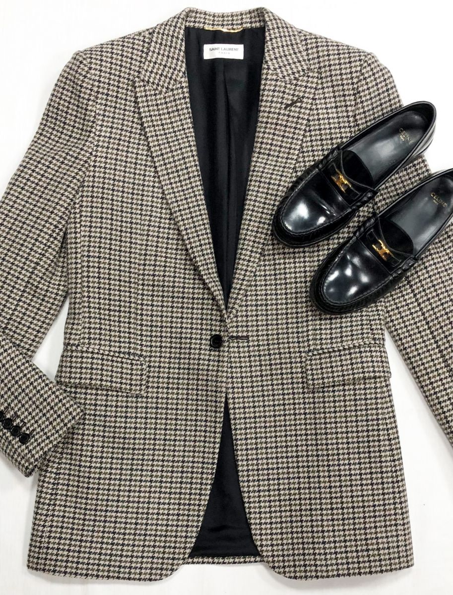 Жакет Saint Laurent размер 38 цена 54 793 руб
Лоферы Celine размер 39 цена 39 138 руб