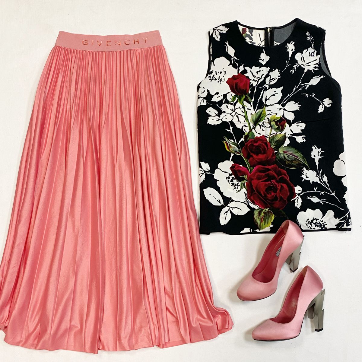 Юбка Givenchy размер 38 цена 12 308 рубТоп Dolce Gabbana размер 40 цена 7 693 рубТуфли Prada размер 38 цена 18 462 руб