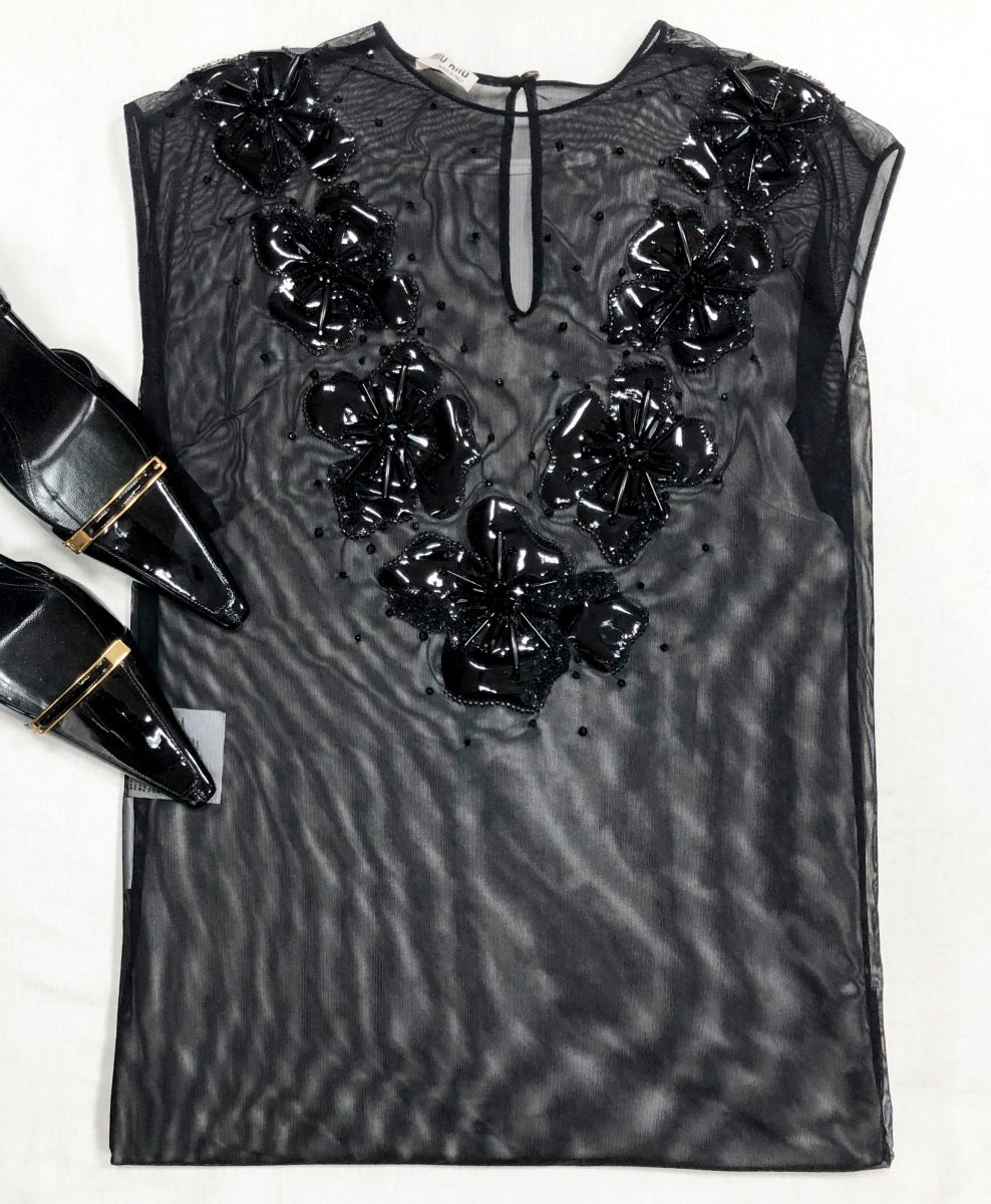Топ / пайетки/ MIU MIU размер 38 цена 31 310 руб
Босоножки Saint Laurent размер 37.5 цена 62 620 руб