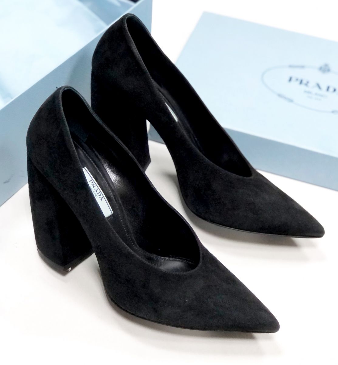 Туфли Prada размер 38 цена 15 385 руб

