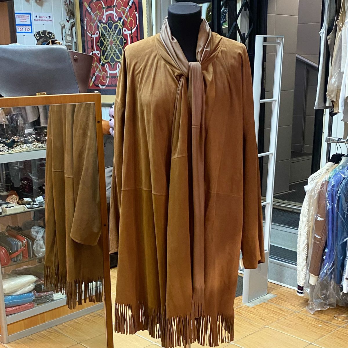 Пальто/замша/ Salvatore Ferragamo размер 42 цена 23 078 руб 