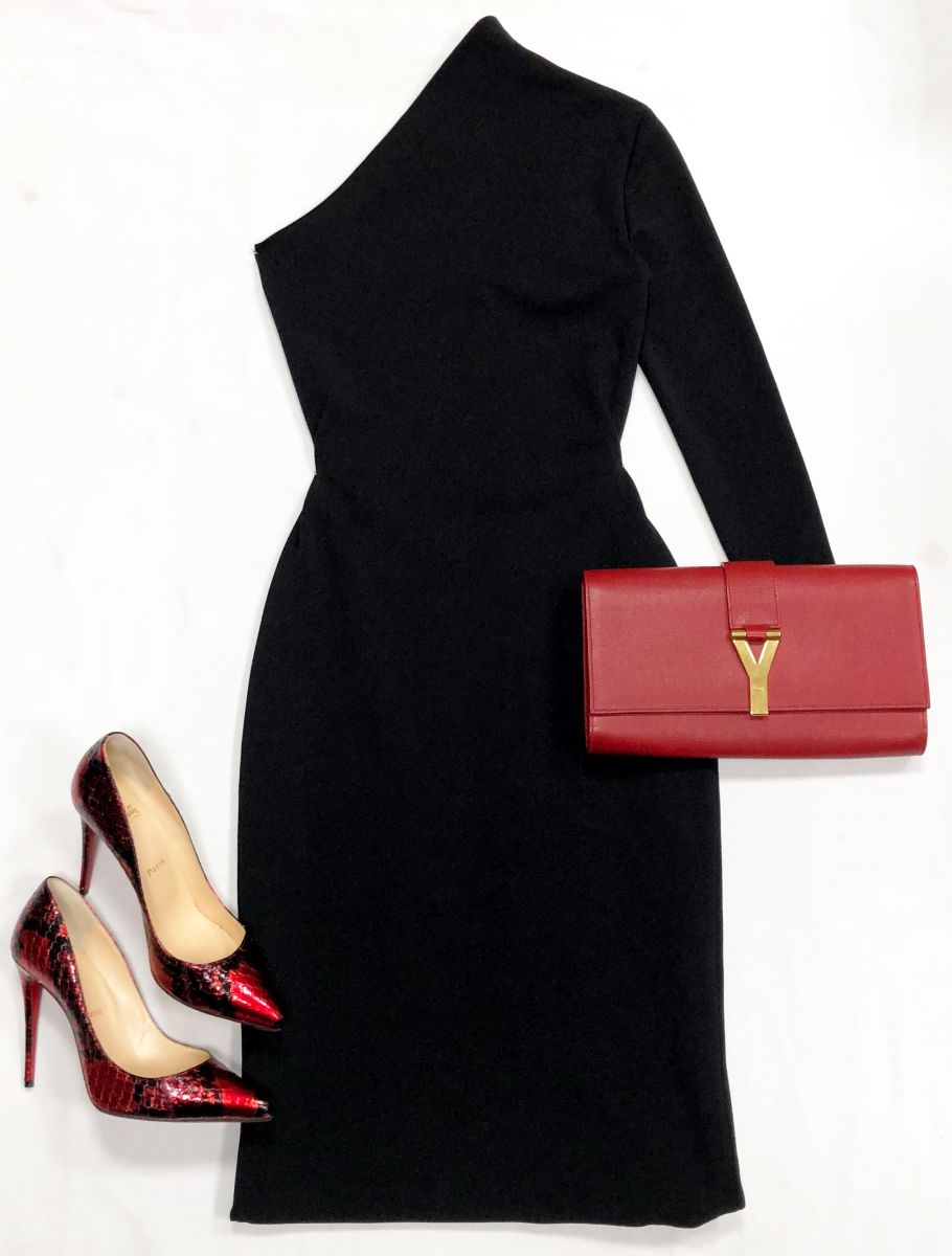 Платье Solace London размер 38 цена 15 655 руб
Туфли LOUBOUTIN размер 39.5 цена 39 138 руб
Клатч Ysl