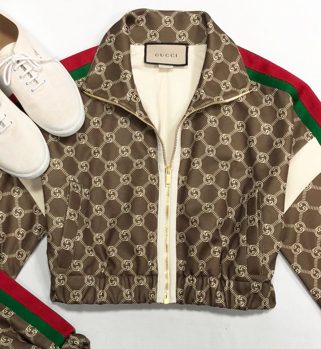 Толстовка Gucci размер M цена 62 620 руб
Кеды The Row размер 38 цена 23 483 руб