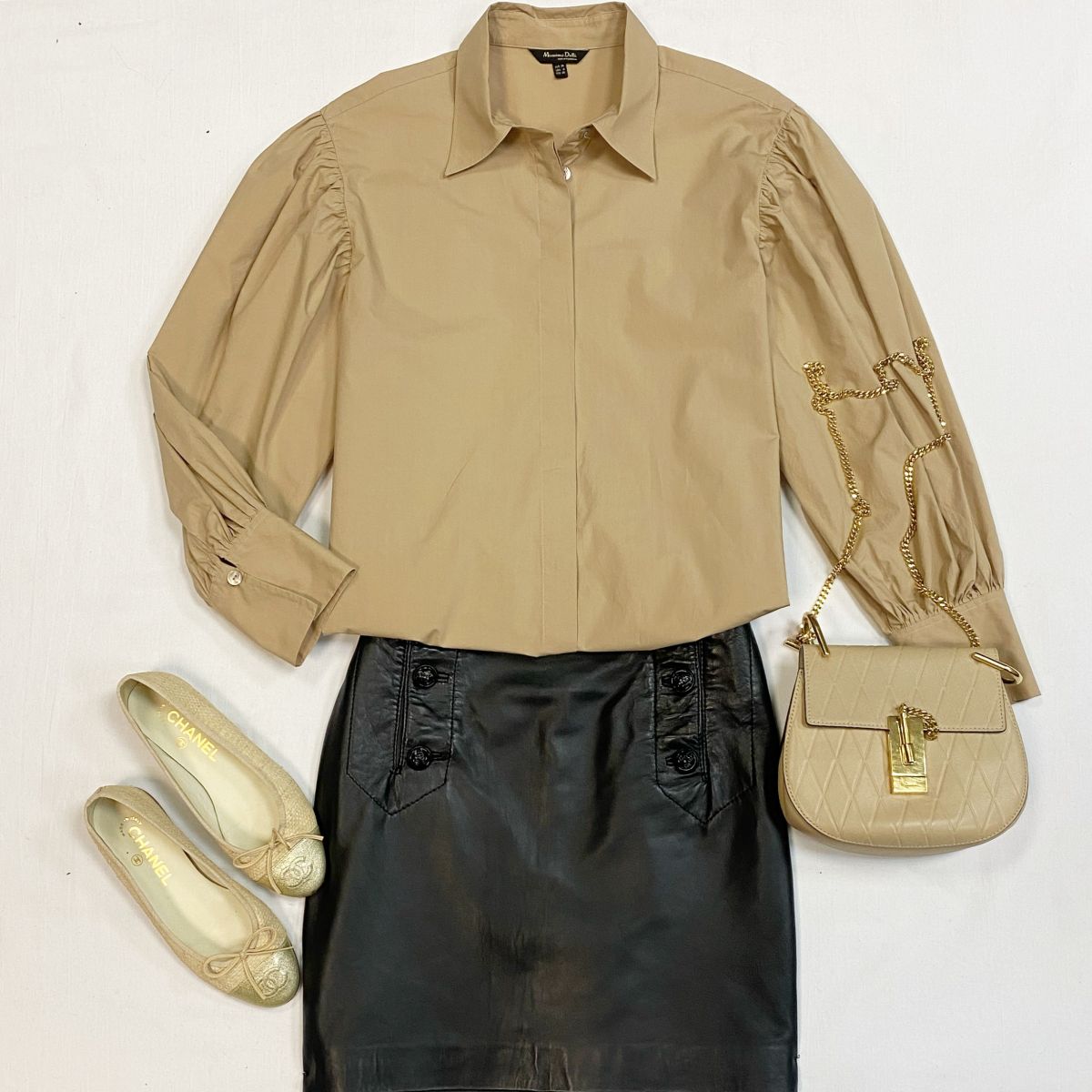 Юбка Moscino размер 40 цена 6 154 рубБлузка Massimo Dutti размер 36 цена 3 077 рубБалетки Chanel размер 35 цена 23 078 рубСумка Chloe