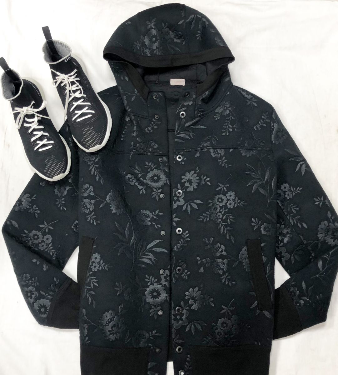 #Mechtamen
Бомбер MRZ размер XL цена 15 655 руб 
Кроссовки DIOR HOMME