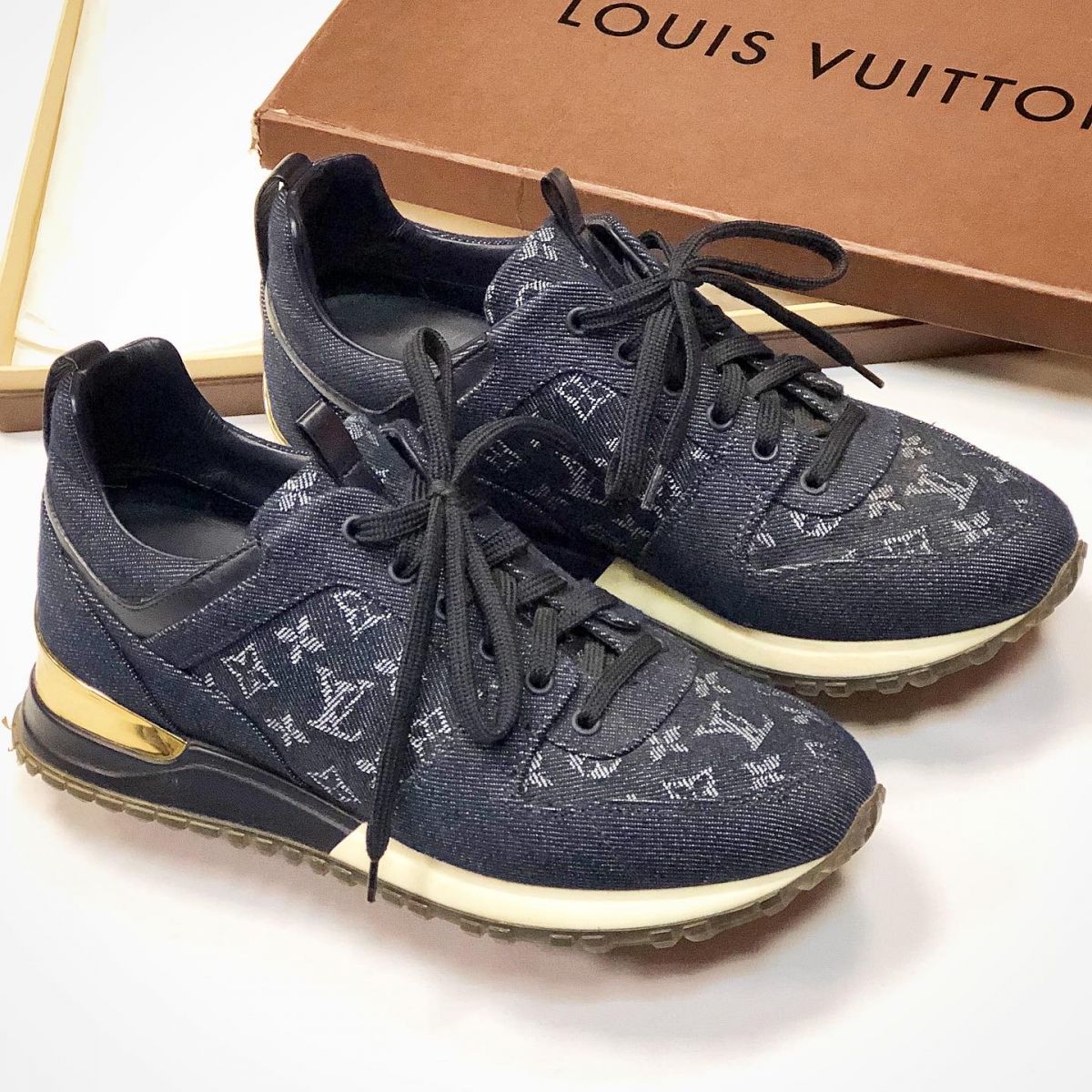 Кроссовки Louis Vuitton  размер 38 цена 30 770 руб