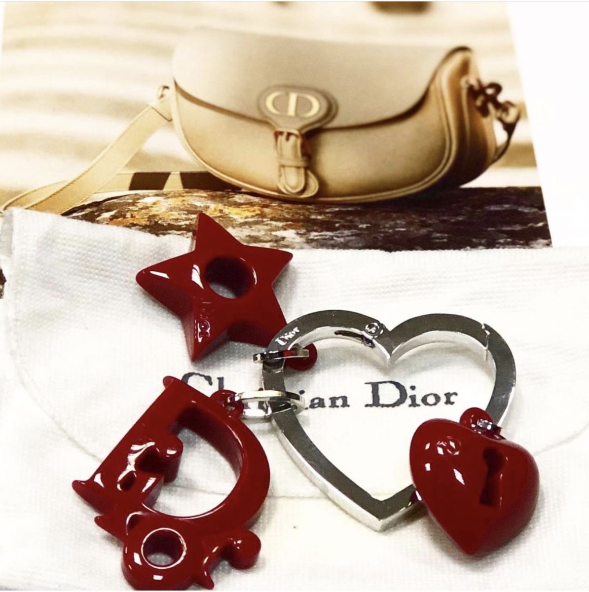 Брелок Christian Dior цена 7 693 руб
