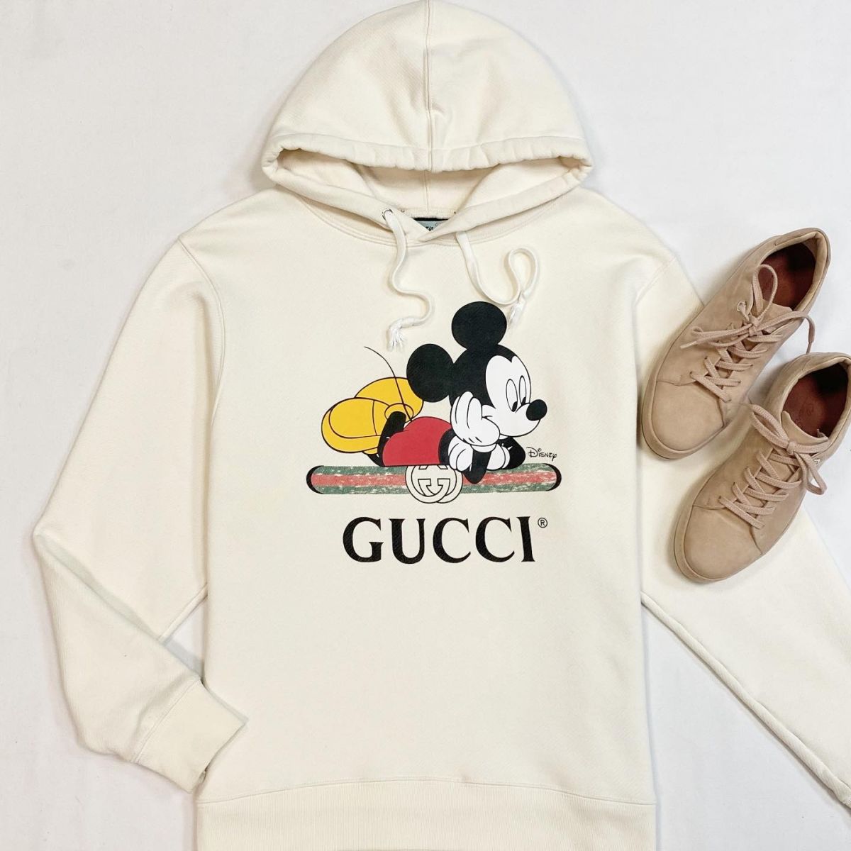 Толстовка Gucci размер M цена 23 078 рубКеды Loro Piana размер 38 цена 53 848 руб