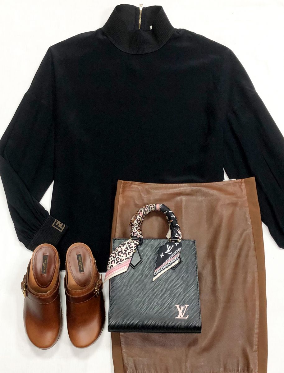 Кофта Fendi размер 44 цена 18 786 руб
Юбка /кожа/ Tom Ford размер 38 цена 15 655 руб
Сабо Louis Vuitton размер 38 цена 46 965 руб
Сумка Louis Vuitton