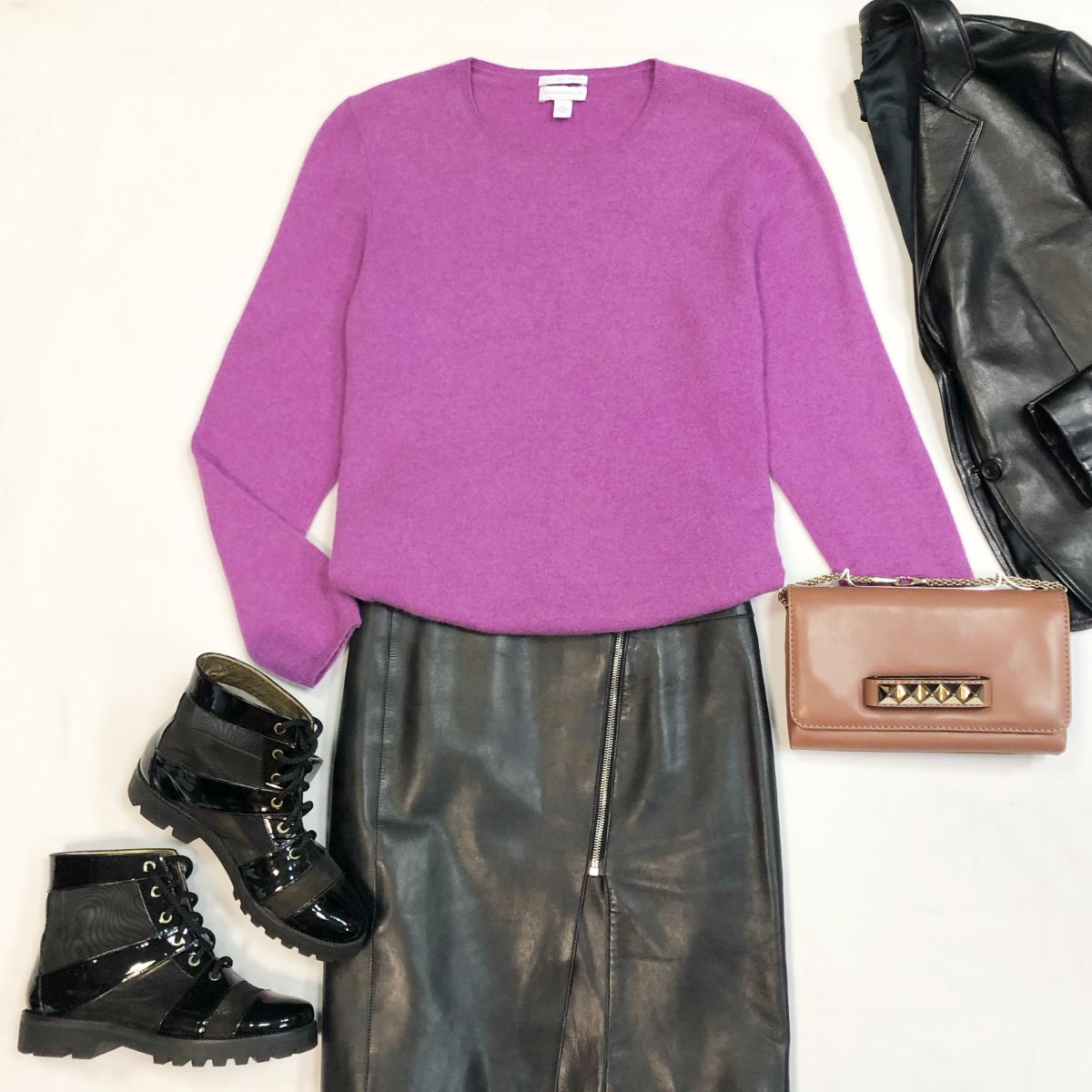 Юбка/кожа/ Alexander Wang размер 4 цена 15 385 рубКофта/кашемир/ размер L цена 5 385 рубБотинки 37.5 цена 10 770 рубСумка Valentino
