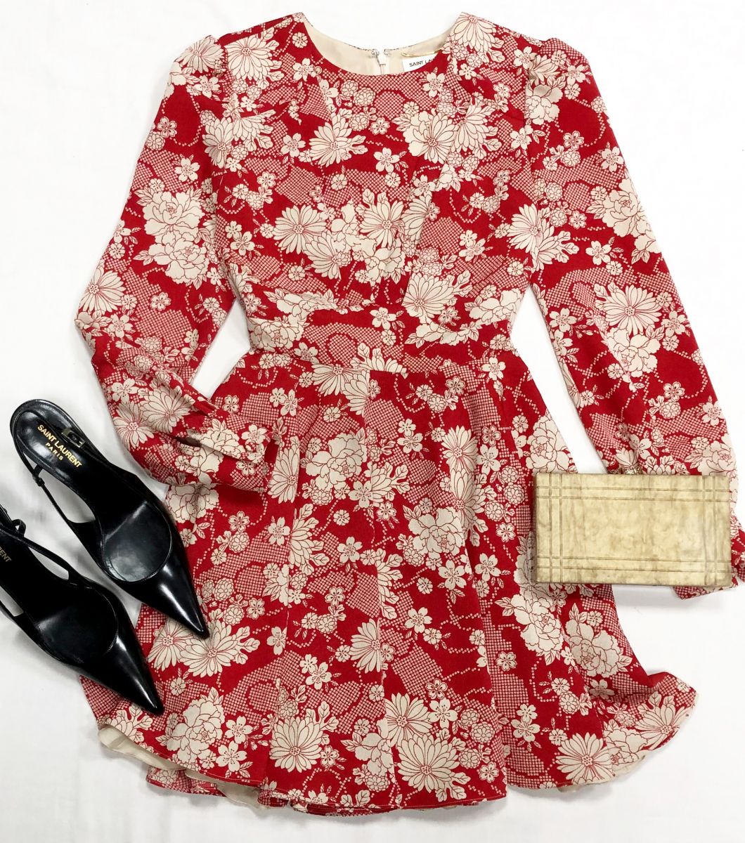 Платье Salin Laurent размер 38 цена 46 965 руб
Туфли Saint Laurent размер 41 цена 62 620 руб
Клатч Olympia Charlotte 
