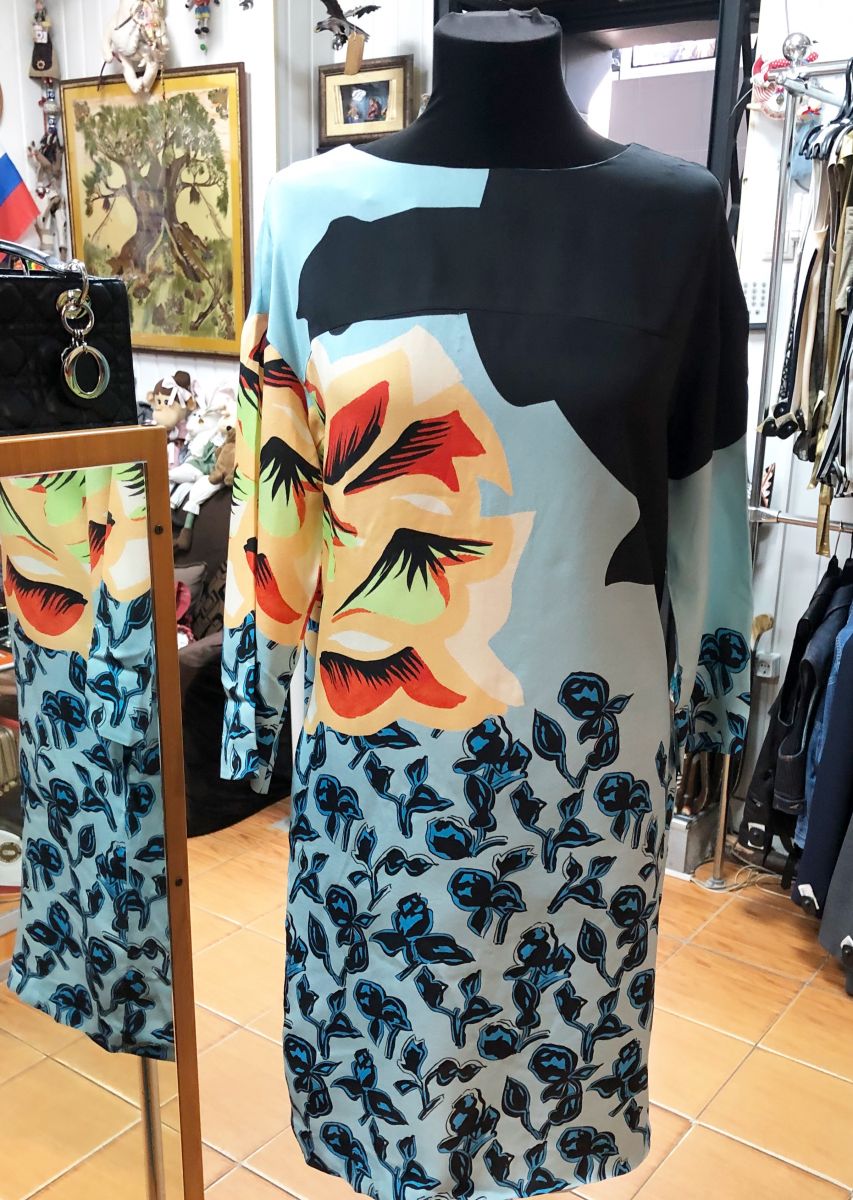 Платье Etro размер 46 цена 10 959 руб
Платье Etro размер 46 цена 10 959 руб

