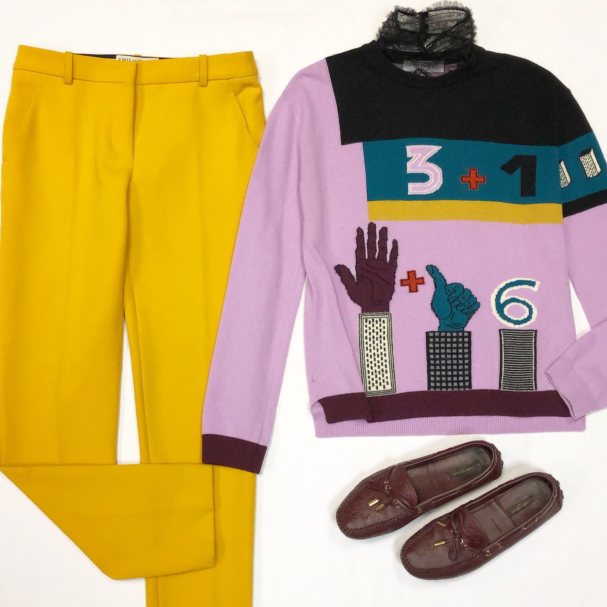 Кофта Valentino  размер S цена 12 308 руб Брюки Emilio Pucci размер 40 / 42 / цена 4 616 руб Мокасины Louisvuitton размер 38 цена 9 231 руб