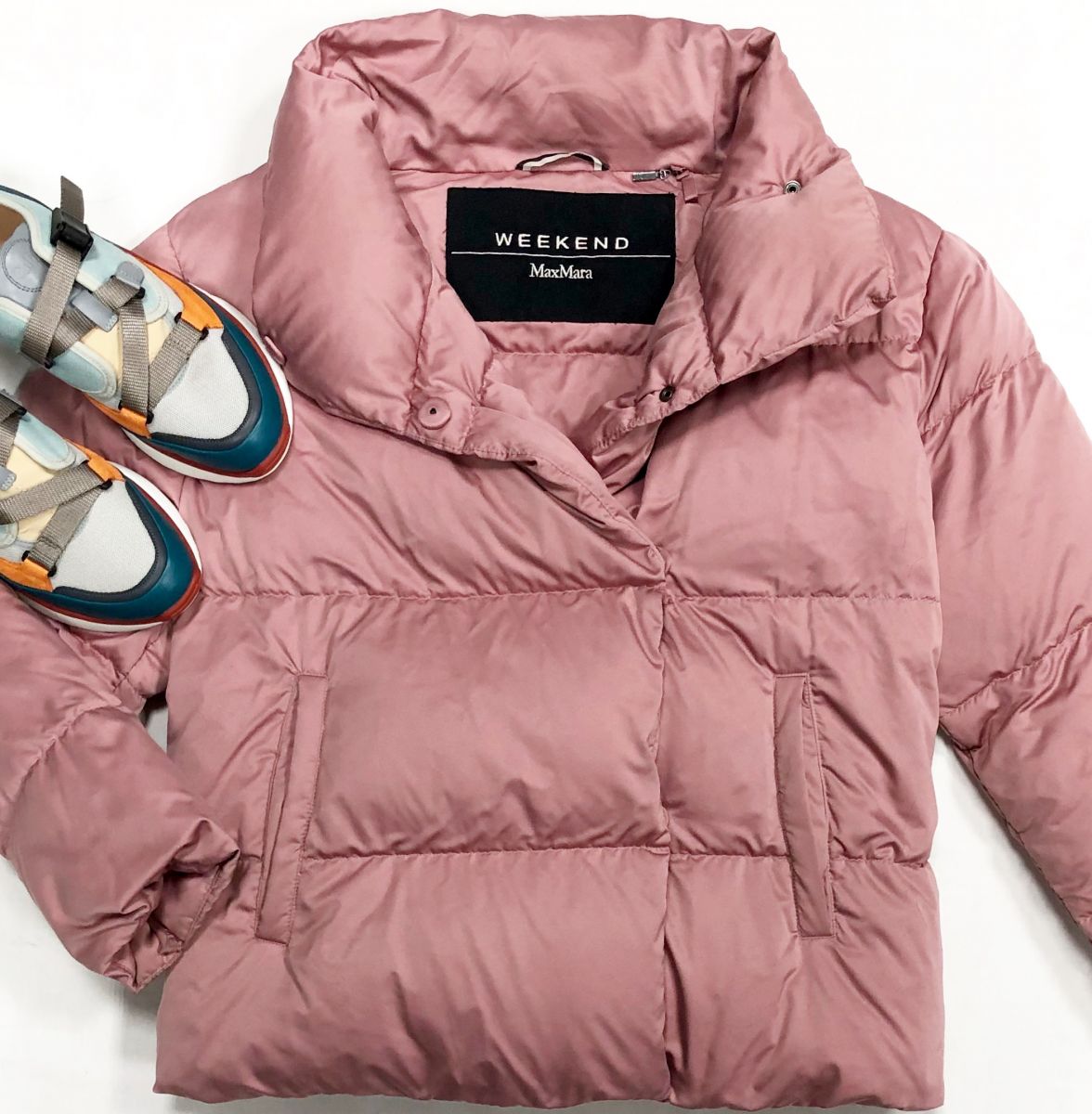 Пуховик Weekend/Max Mara/ размер 42 цена 23 462 руб
Кроссовки Chloe размер 38 цена 23 462 руб