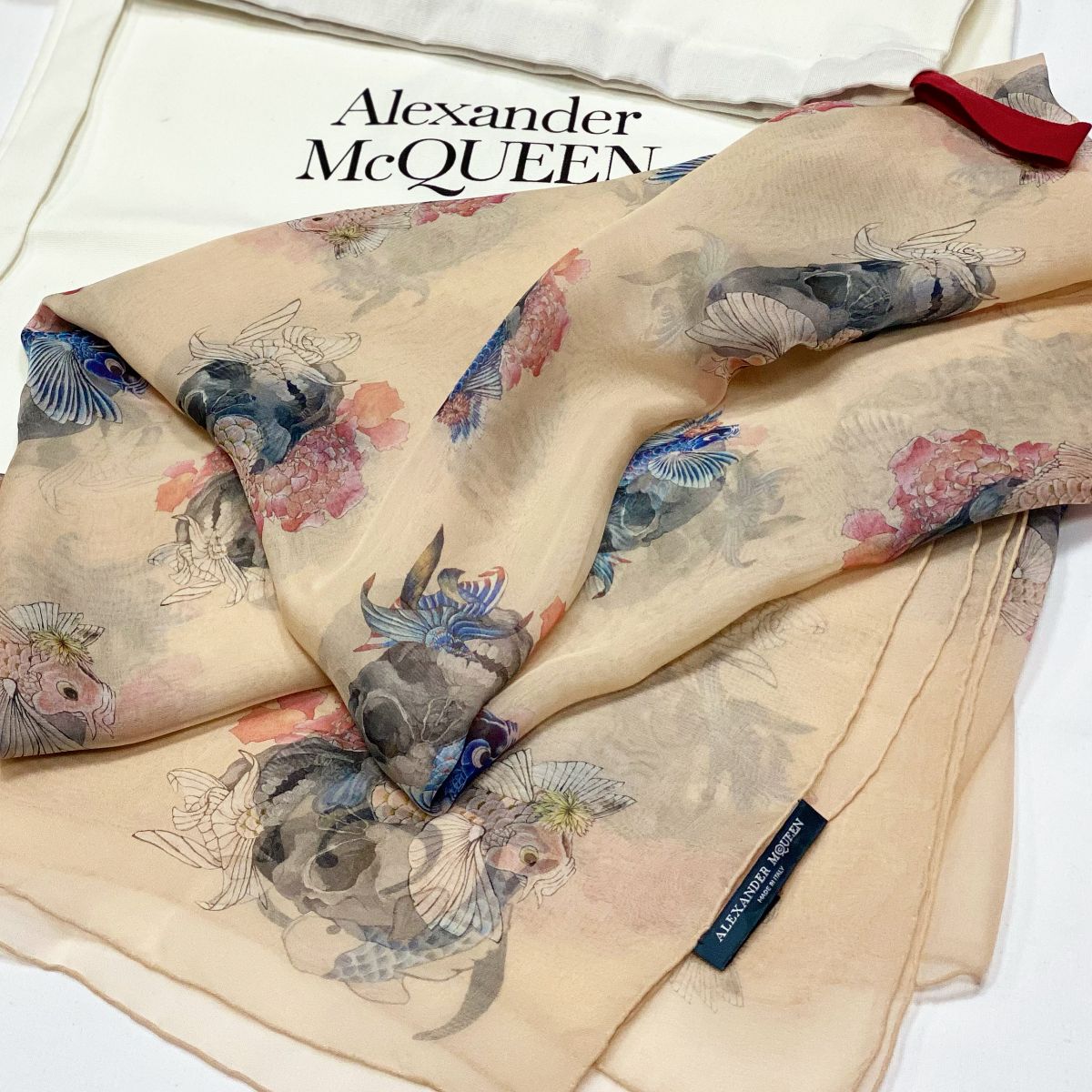 Платок / шифон / Alexander McQueen размер 130/130 цена 6 154 руб 