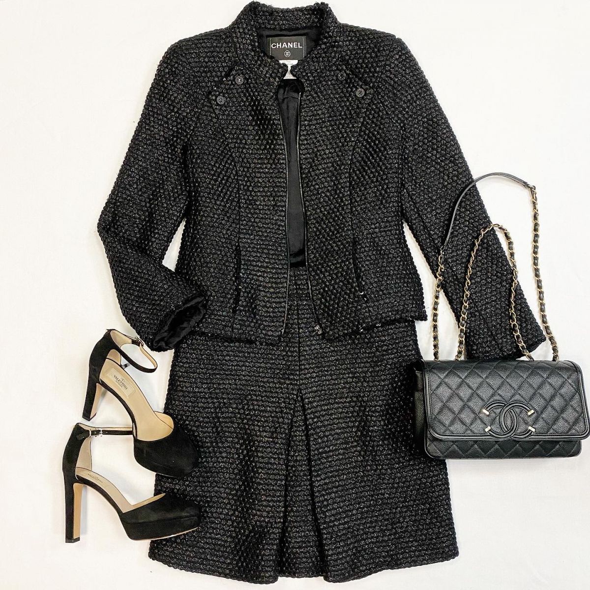 Костюм / жакет + юбка / Chanel размер 40 цена 53 847 руб Туфли Valentino размер 37 цена 15 385 руб Сумка Chanel