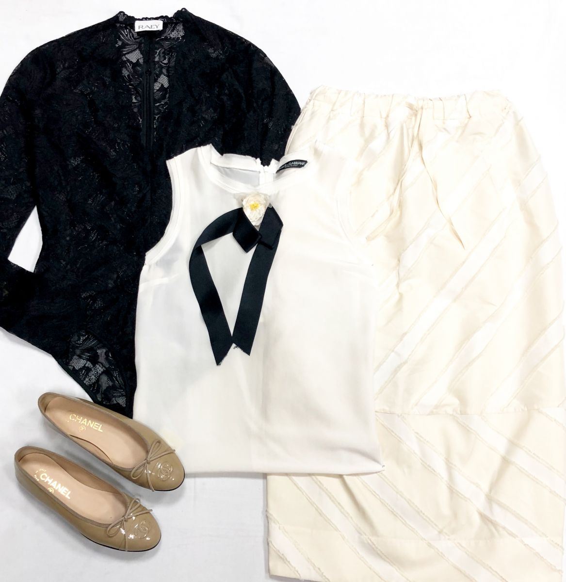 Боди / ажур / Raey размер 42 цена 23 483 руб
Топ Dolce Gabbana размер 38 цена 10 959 руб
Юбка Ganni размер 34 цена 7 828 руб
Балетки Chanel размер 36.5 цена 15 655 руб