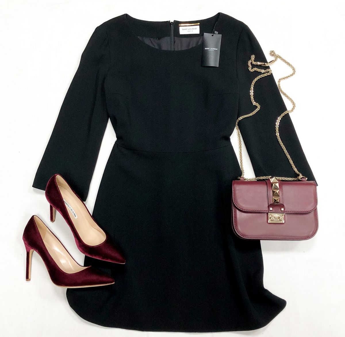 Платье Saint Laurent размер 42 цена 61 540 руб/с биркой/ 
Туфли Gianvito Rossi размер 38.5 цена 23 078 руб
Сумка Valentino