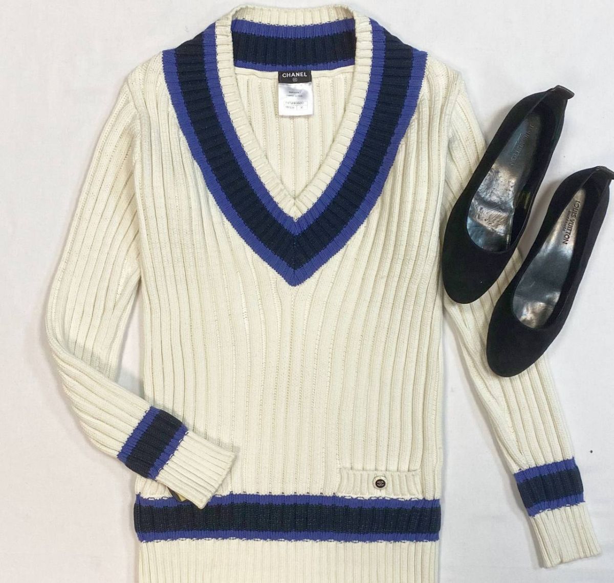 Кофта Chanel размер 36 цена 38 463 руб
Балетки Louis Vuitton размер 37.5 цена 15 385 руб