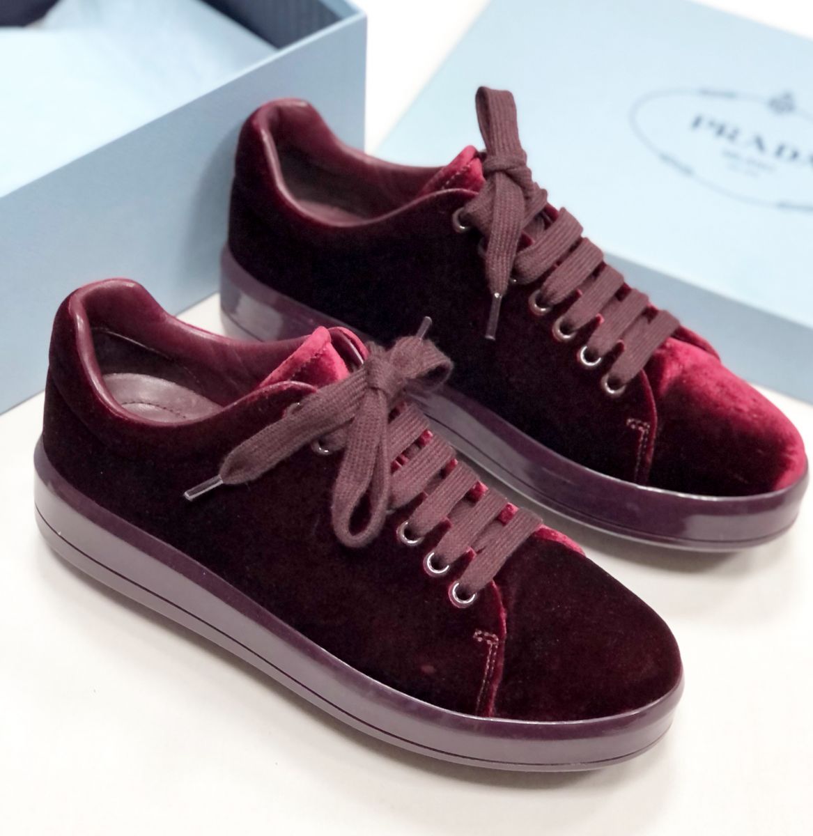 Кеды /бархат/ Prada размер 37.5 цена 15 655 руб

