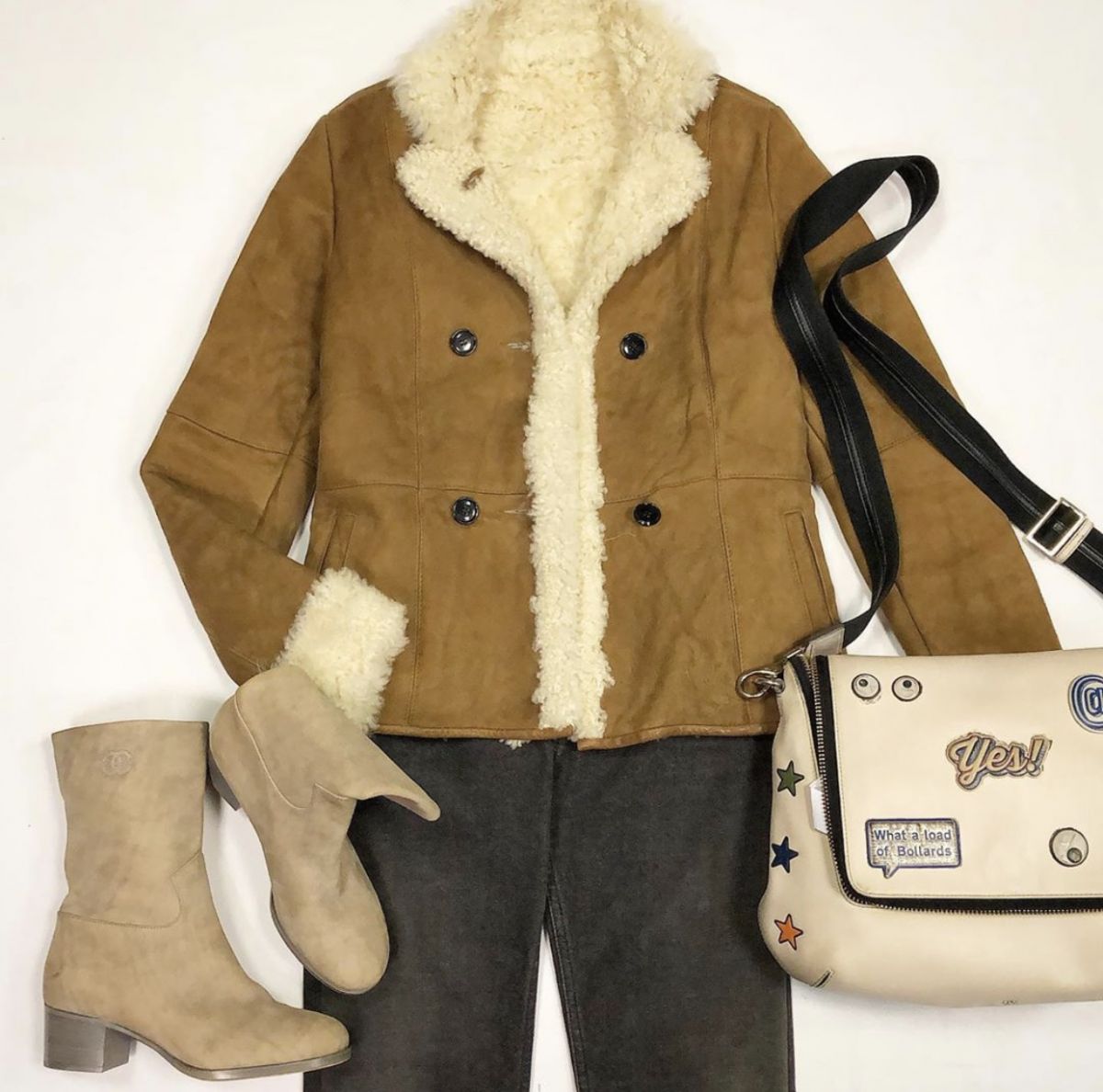 Дублёнка Woolrich  размер S цена 23 077 руб Джинсы Balenciaga  размер 28 / 46 / цена 7 693 руб Сапоги Chanel размер 37.5 цена 13 847 руб Сумка Anya Hindmarch 