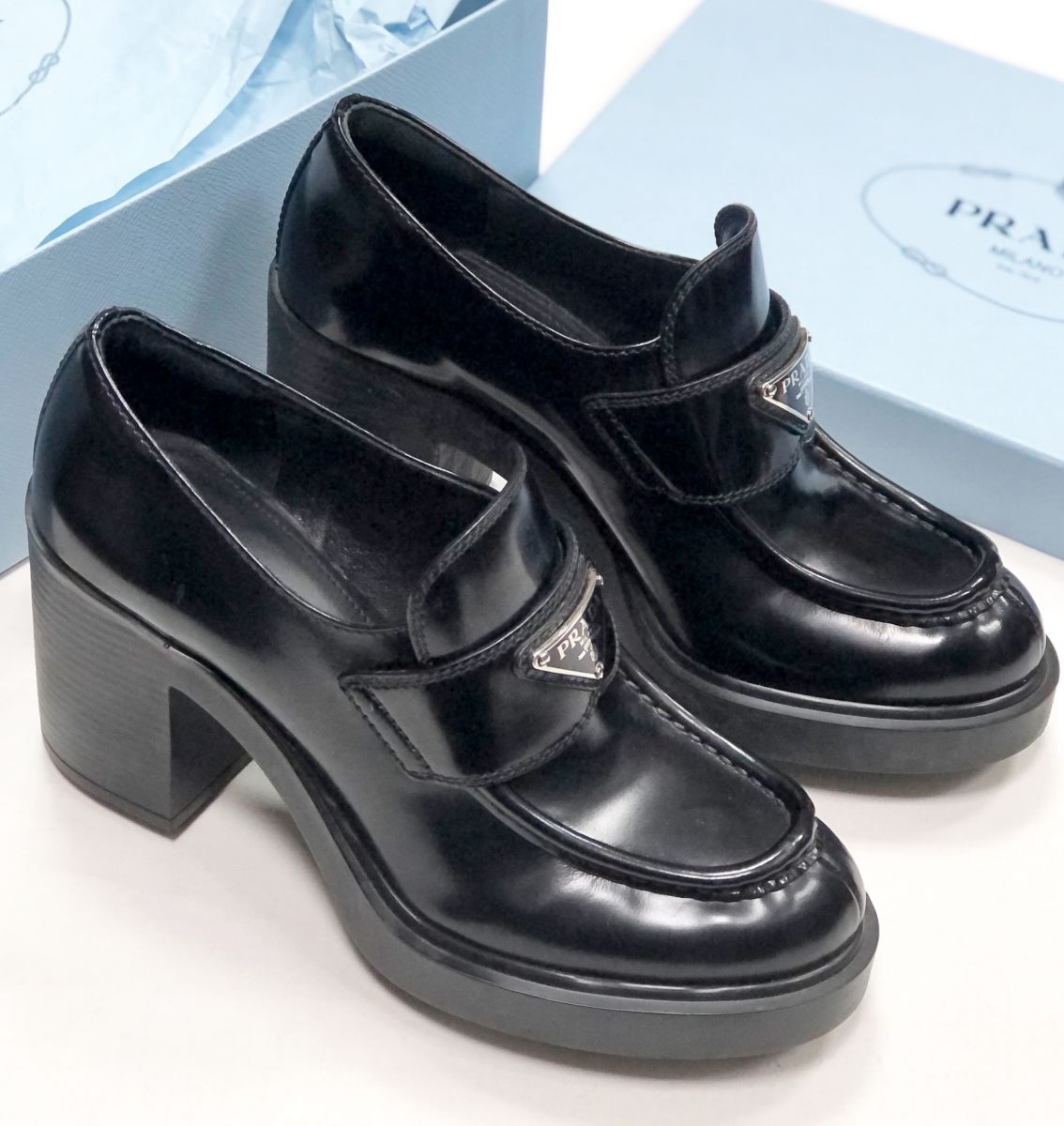 Ботинки Prada размер 36.5 цена 54 793 руб
