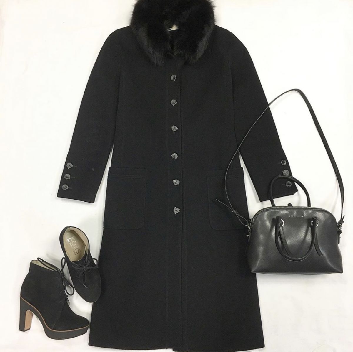Пальто Valentino размер 6 цена 26 693 руб Ботильоны Michael KORS размер 36 цена 4 616 руб Сумочка Coccinelle 