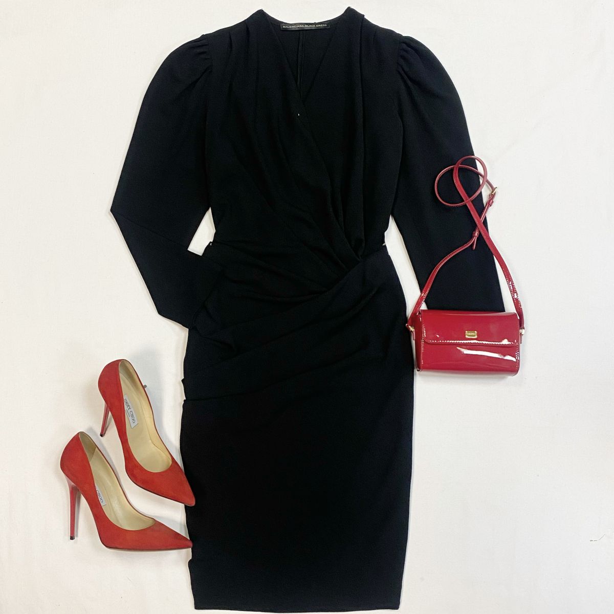 Платье Balenciaga размер 44 цена 7 693 рубТуфли Jimmy Choo размер 39.5 цена 13 847 руб Сумка Dolce Gabbana