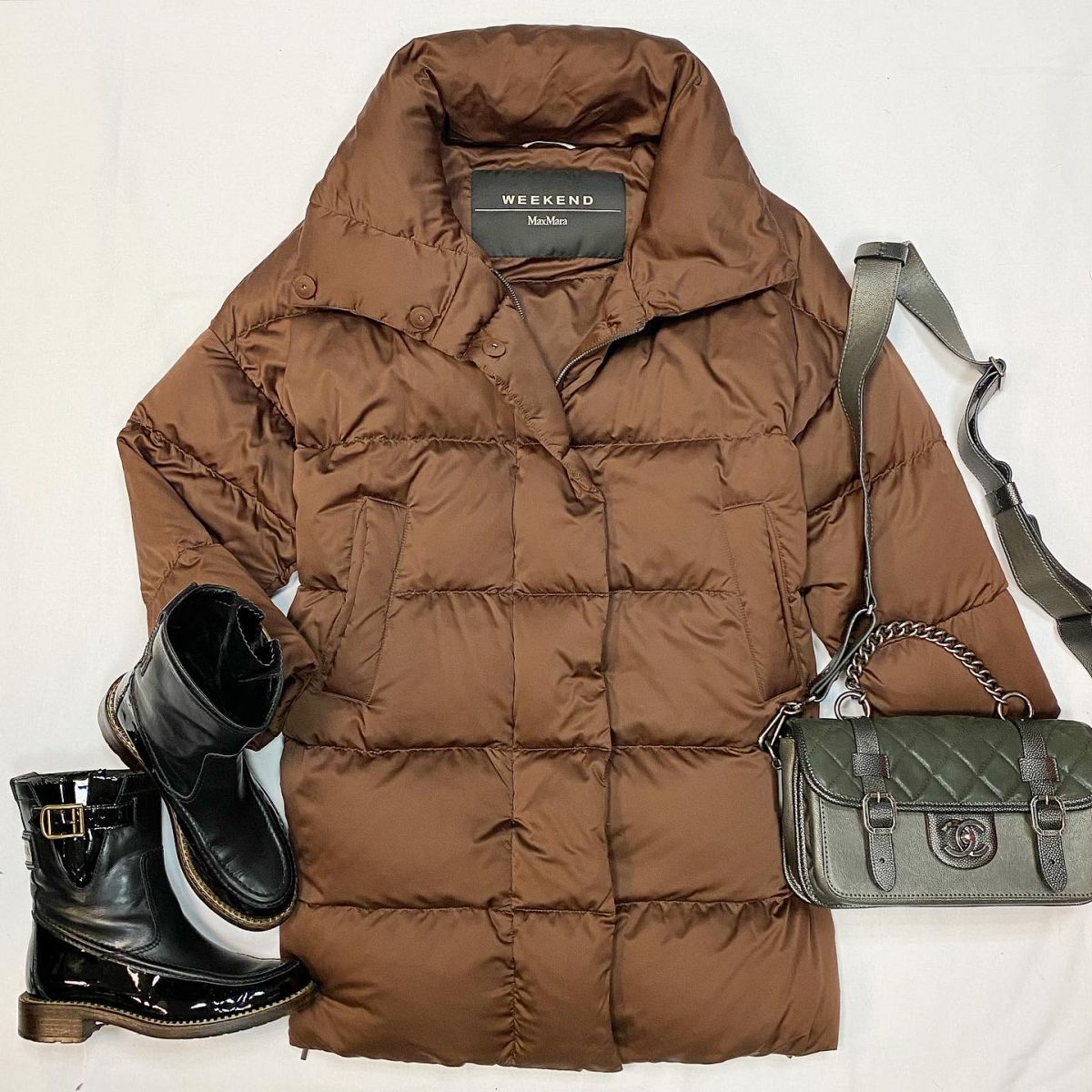 Пуховик Weekend Max Mara размер 36 цена 23 078 руб Ботинки Chanel размер 37 цена 30 770 руб Сумка Chanel