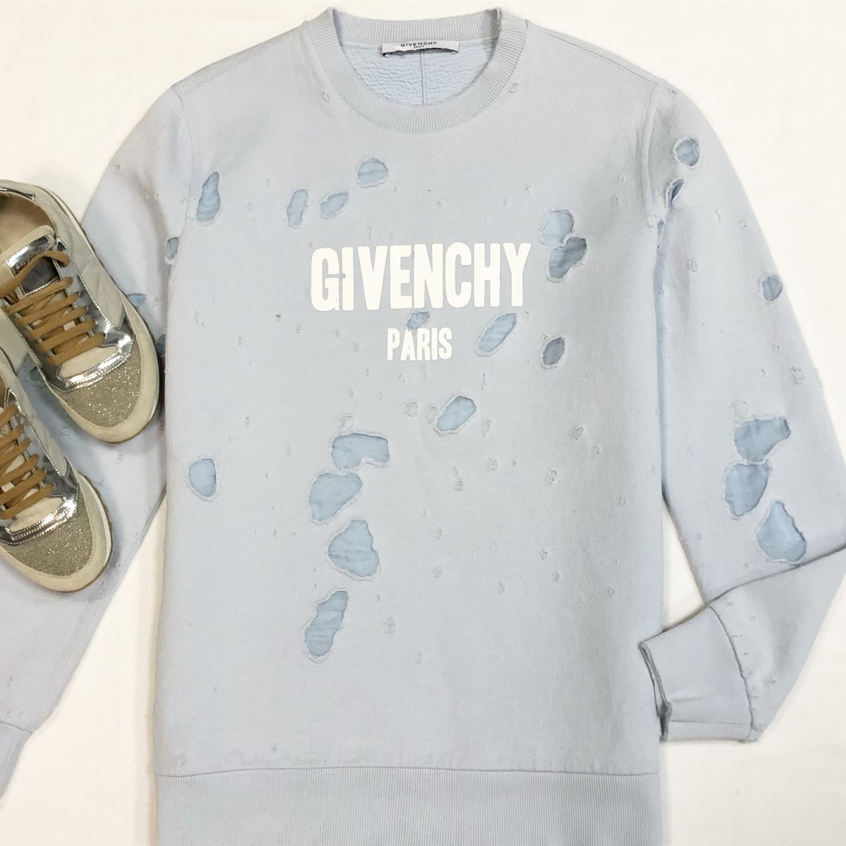 Толстовка Givenchy размер L цена 15 385 рубКроссовки Brunello Cucinelli размер 37 цена 30 770 руб