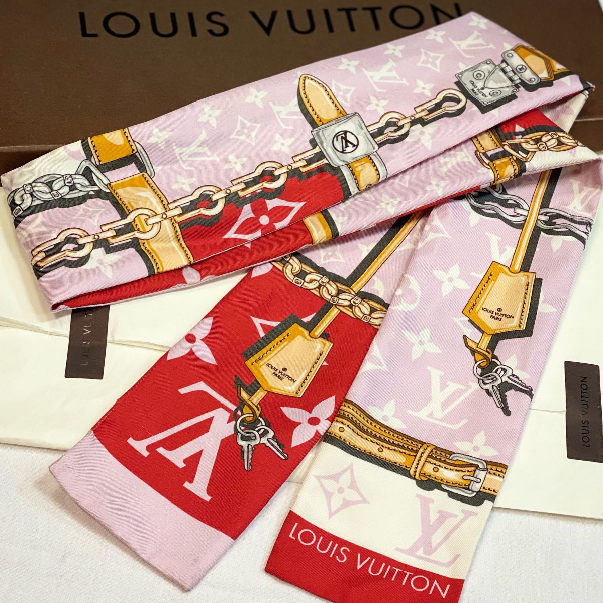Твилли / шёлк / Louis Vuitton цена 7 693 руб 