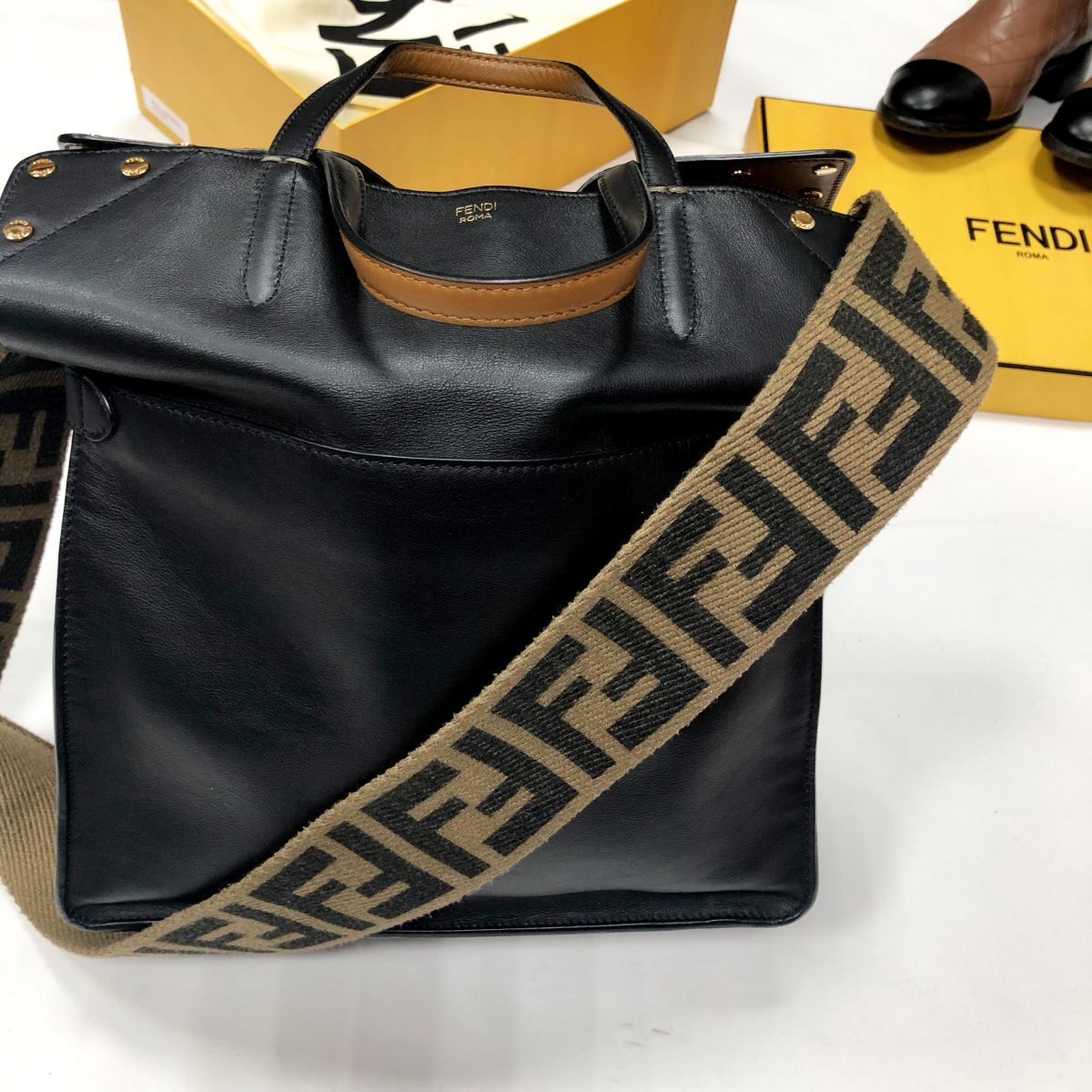 Сумка Fendi размер 25/32 цена 84 618 руб