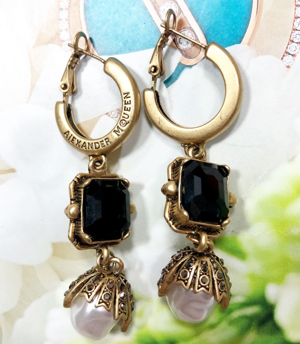 Серьги Alexander McQueen цена 7 828 руб