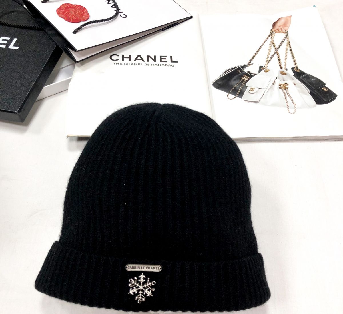Шапка /кашемир/ CHANEL цена 23 483 руб 