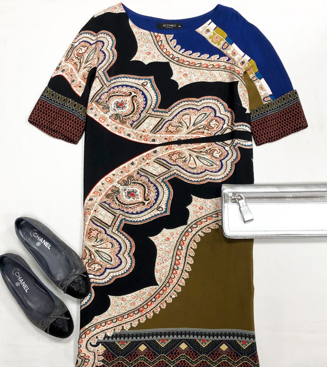 Платье ETRO размер 46 цена 10 959 руб
Балетки Chanel размер 37 цена 18 786 руб
Клатч Tom Ford